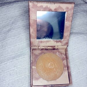 Radiant Glow Compact Powder - Warm Beige